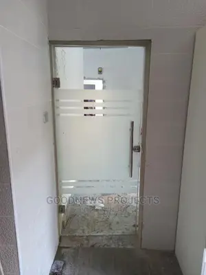 Single Hinge Glass Door
