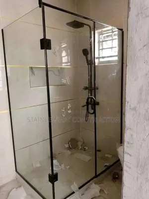 Black Frame Shower Cubicle 02