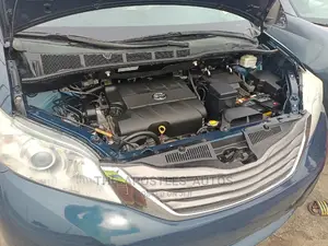 Toyota Sienna XLE 7 Passenger 2012 Blue