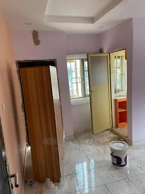 Furnished Studio Apartment in Ajayi Road for rent