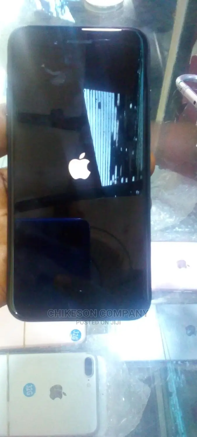 Apple iPhone 7 32 GB Black