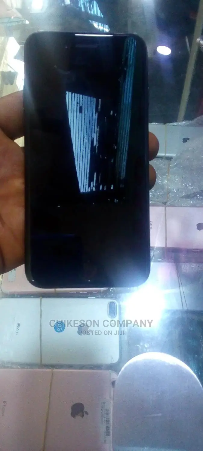 Apple iPhone 7 32 GB Black