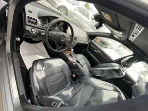 Mercedes-Benz C300 2010 Gray
