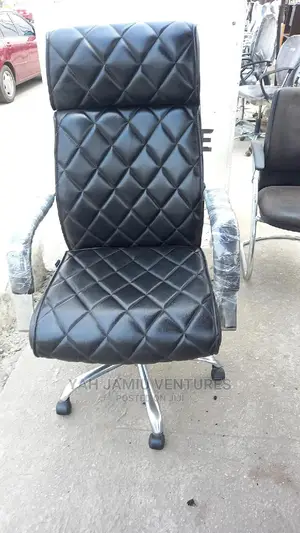 Pattern Executive Chair
