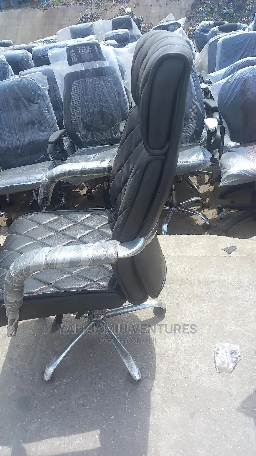 Pattern Executive Chair