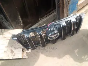 Front Grill Toyota Parado 2015 Model