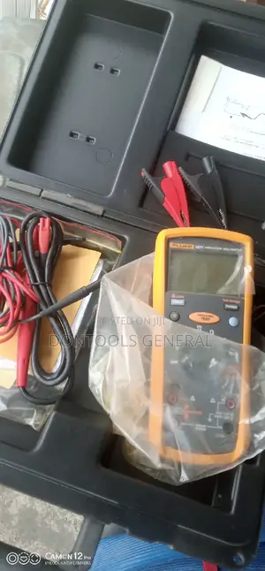 Fluke 1587 Insulation Multimeter,LCD Display