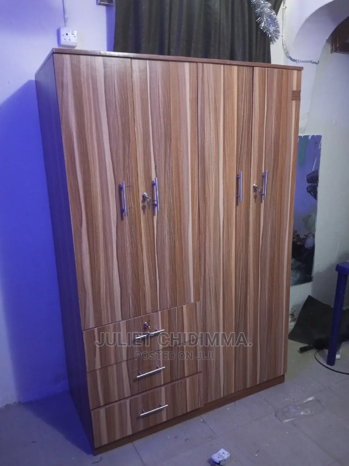 4*6 Wardrobe,