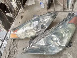 Toyota Sulara Headlight 2005
