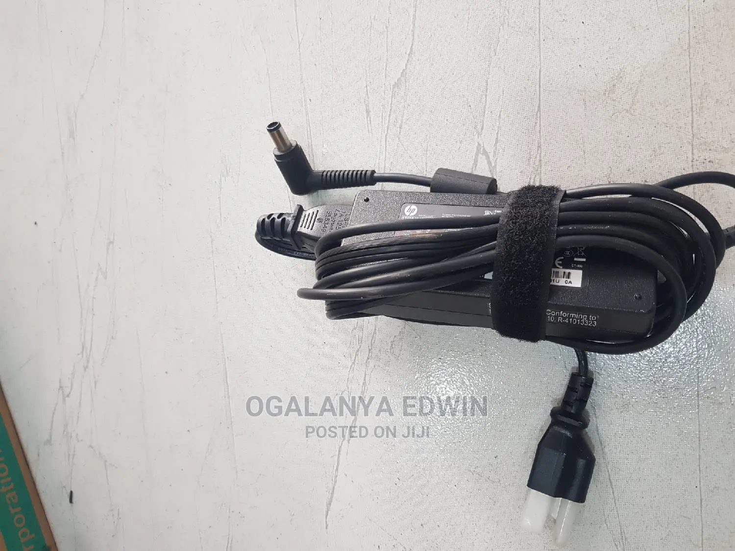 Hp Follow Come Charger.