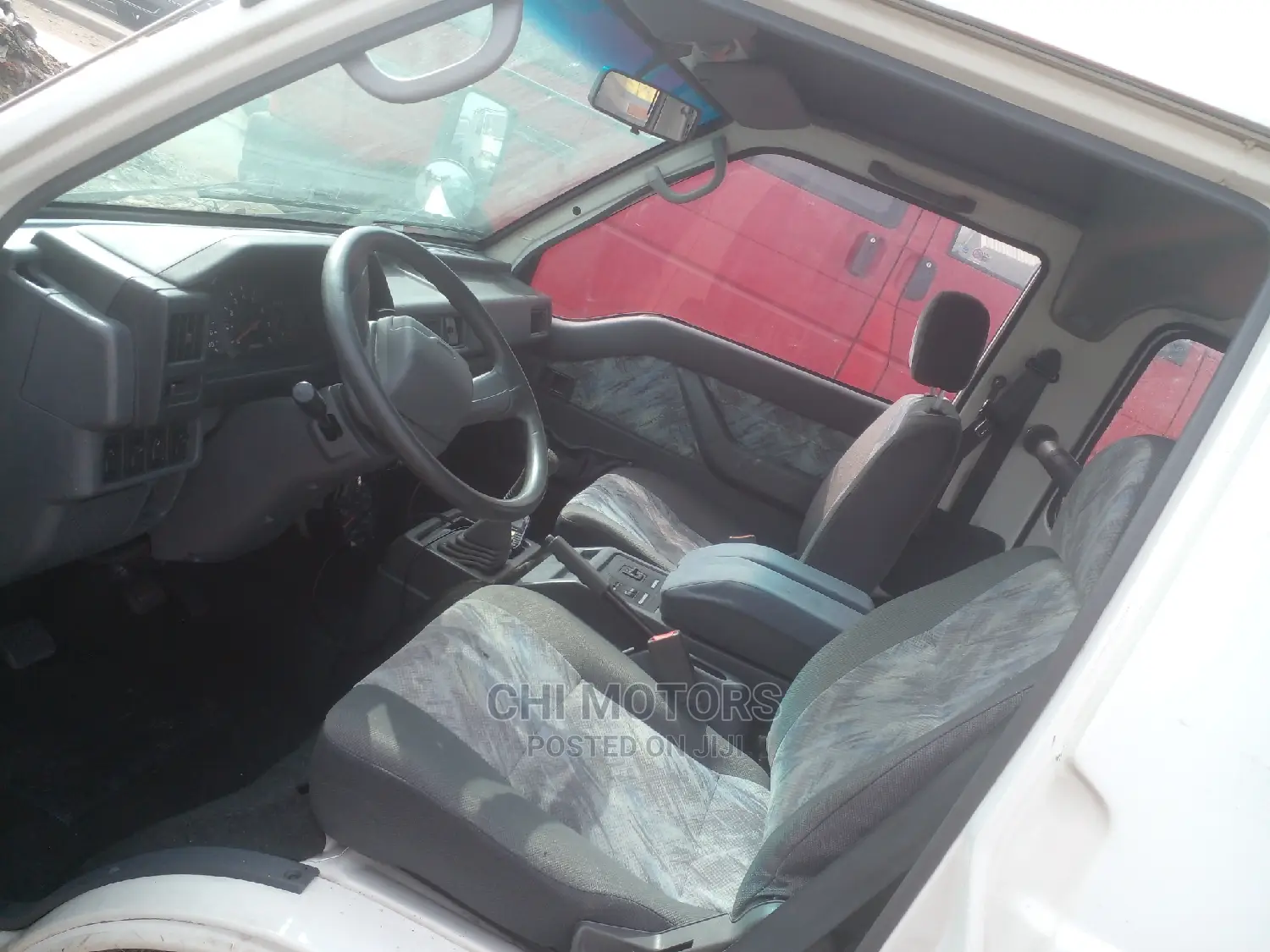Mitsubishi Delica 2004 White