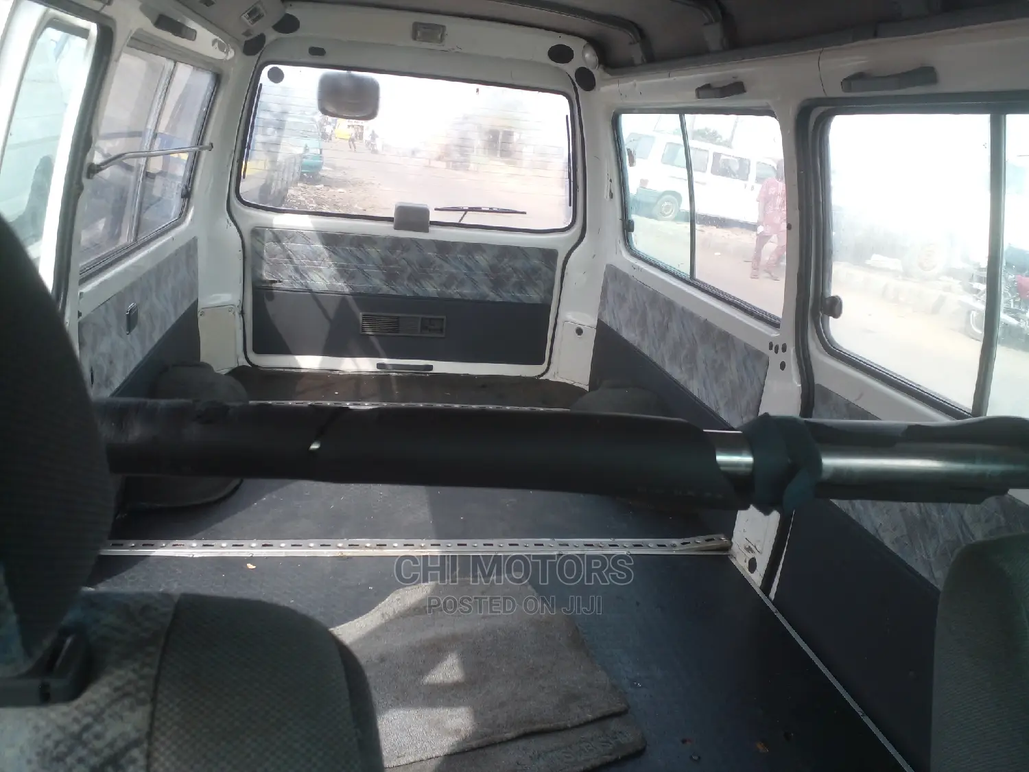 Mitsubishi Delica 2004 White