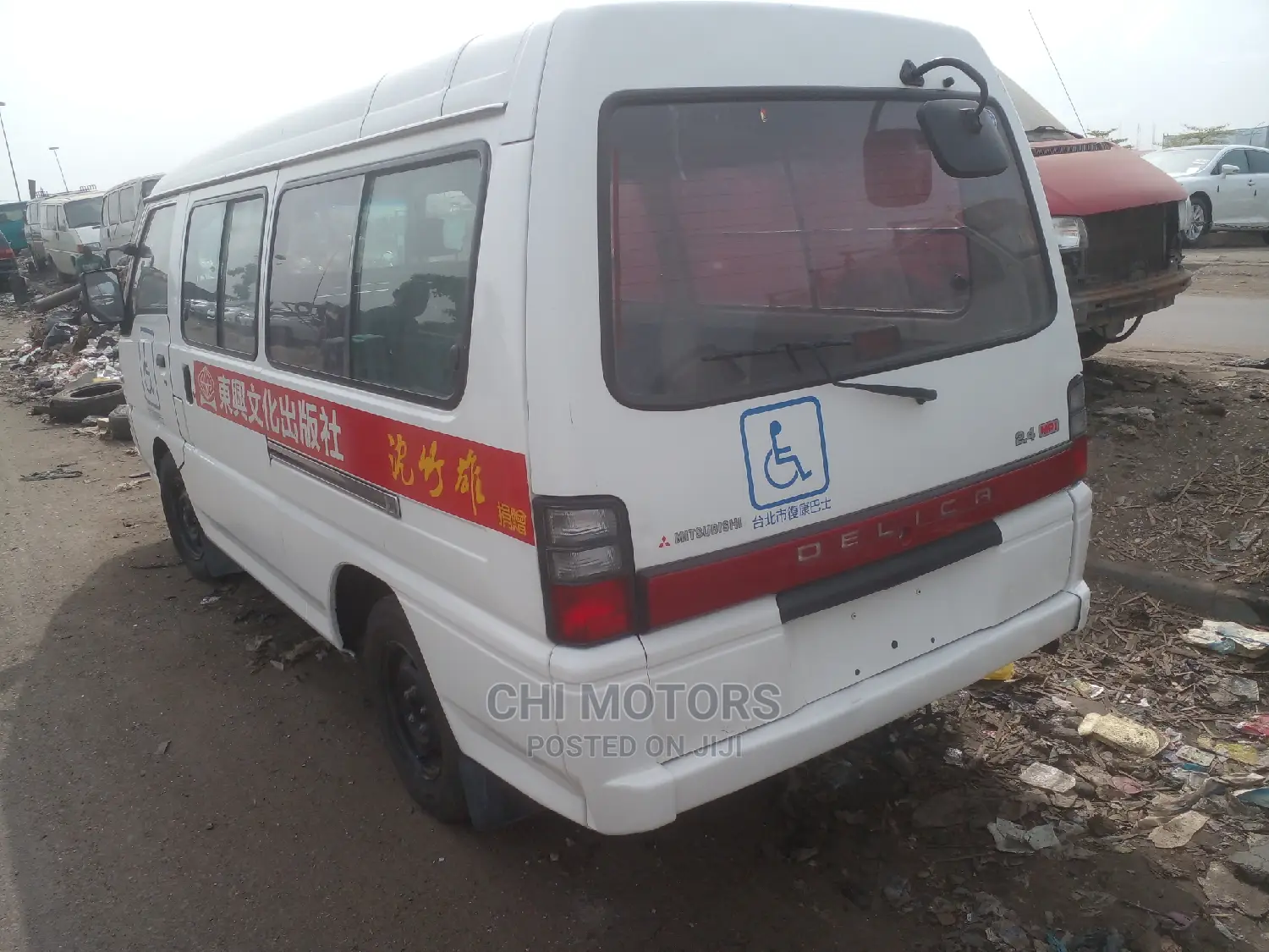 Mitsubishi Delica 2004 White