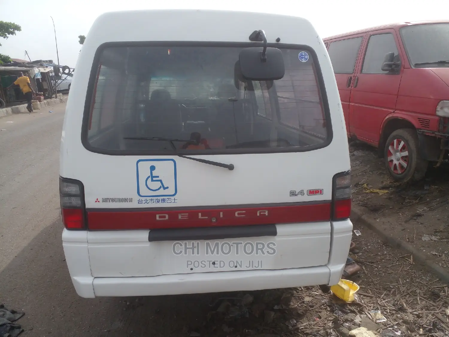 Mitsubishi Delica 2004 White