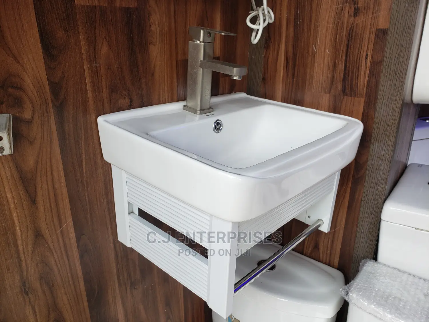 Unique Dinning Basin