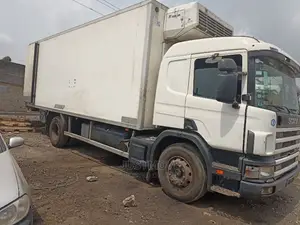 Hire Truck for Logistics Service
