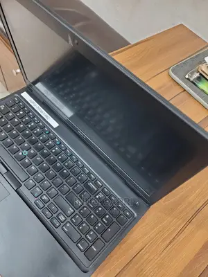 Photo - Laptop Dell Latitude 15 5580 8GB Intel Core I5 HDD 500GB