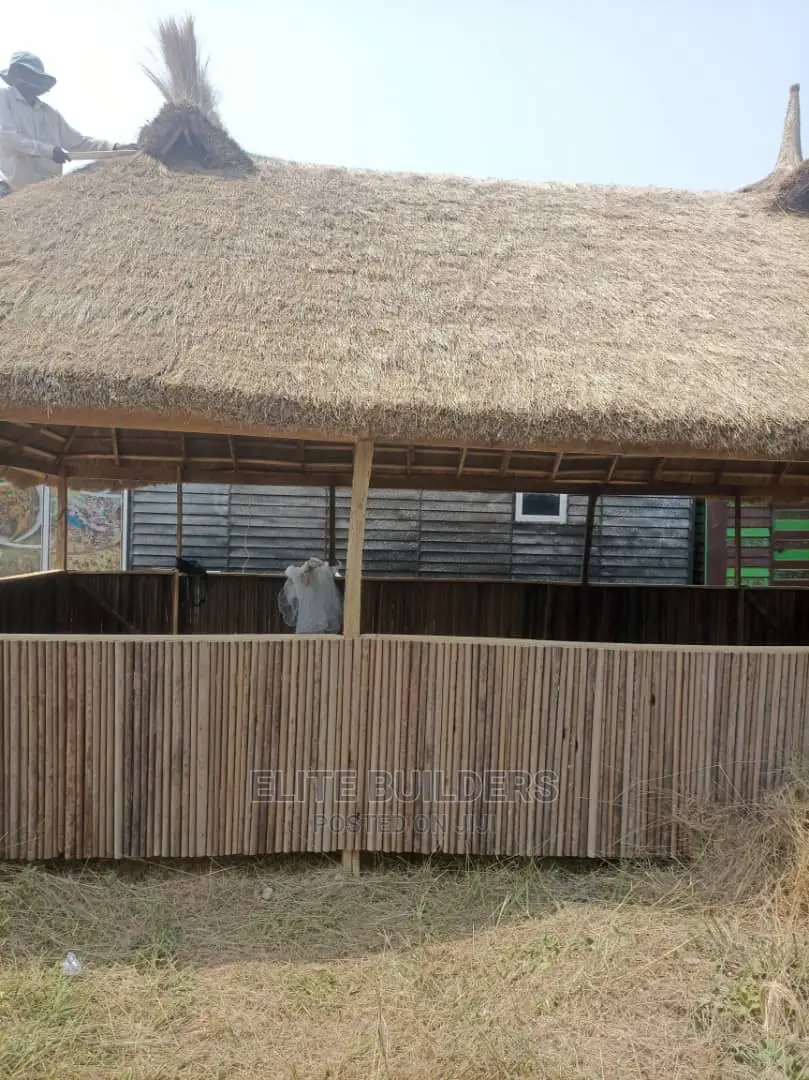 Scacious Well-Crafted Bush Bar