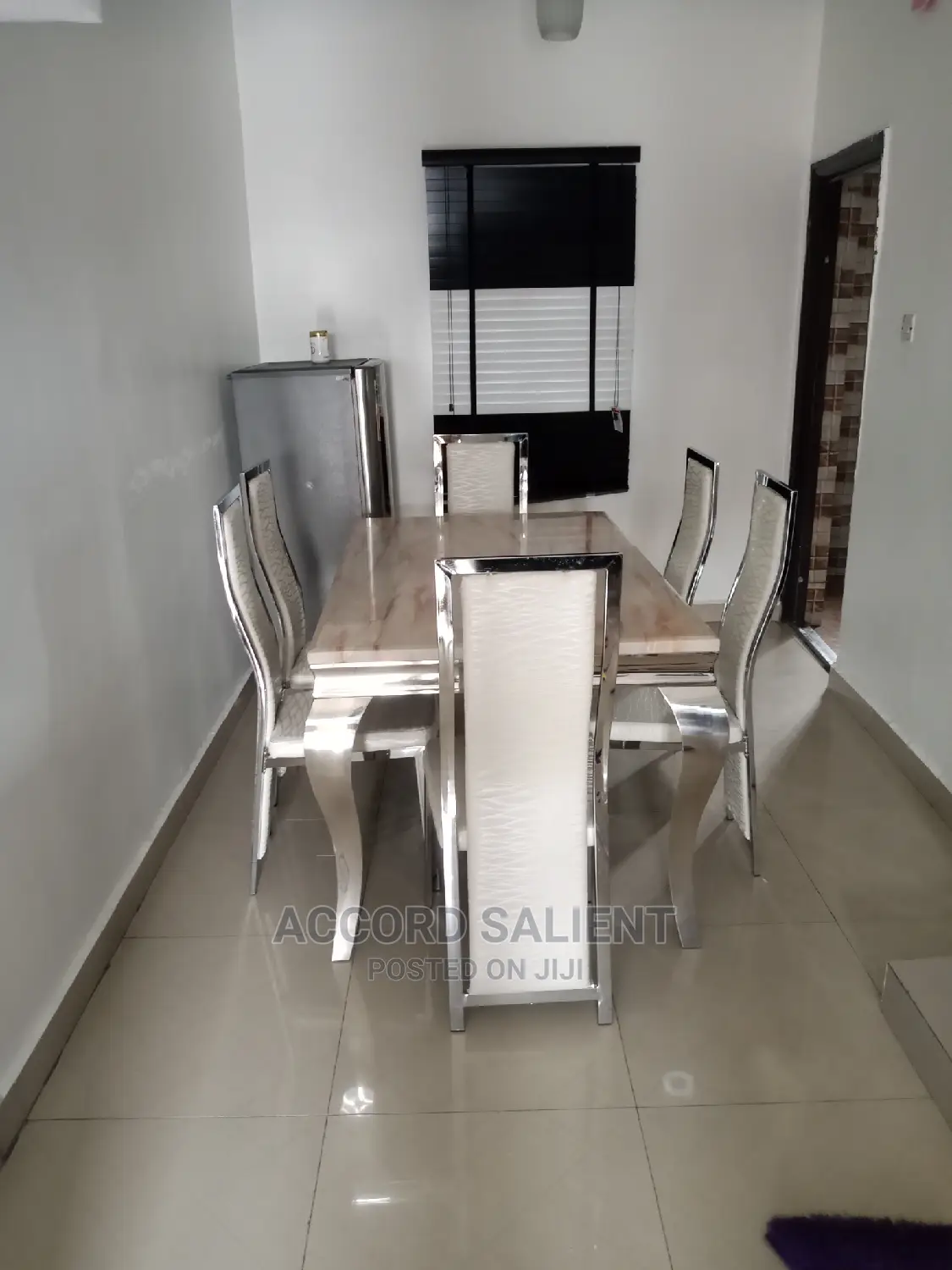 Unique 6 Seater Marble Dining Set