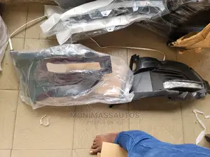 Foglamp and Plastic Ford Explorer 2020