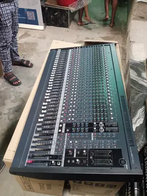 Yamaha Mixer 32CHANNELS