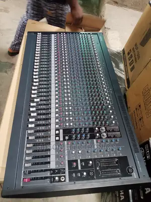 Yamaha Mixer 32CHANNELS
