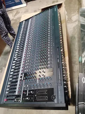 Yamaha Mixer 32CHANNELS