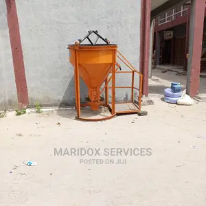Concrete Burket 1000ltrs With Personel Carrier