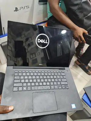 Laptop Dell Precision 5520 16GB Intel Core i7 SSD 512GB