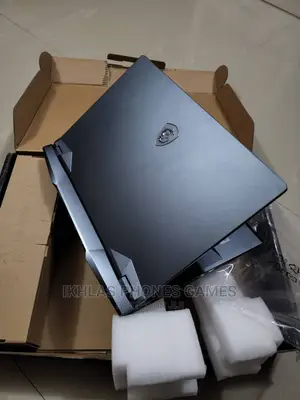 New Laptop MSI GE66 Raider 32GB Intel Core I7 1T