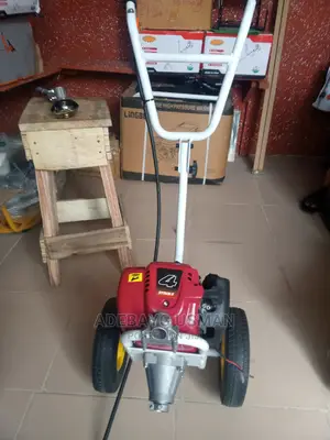 Lawn Brushcutter Machine