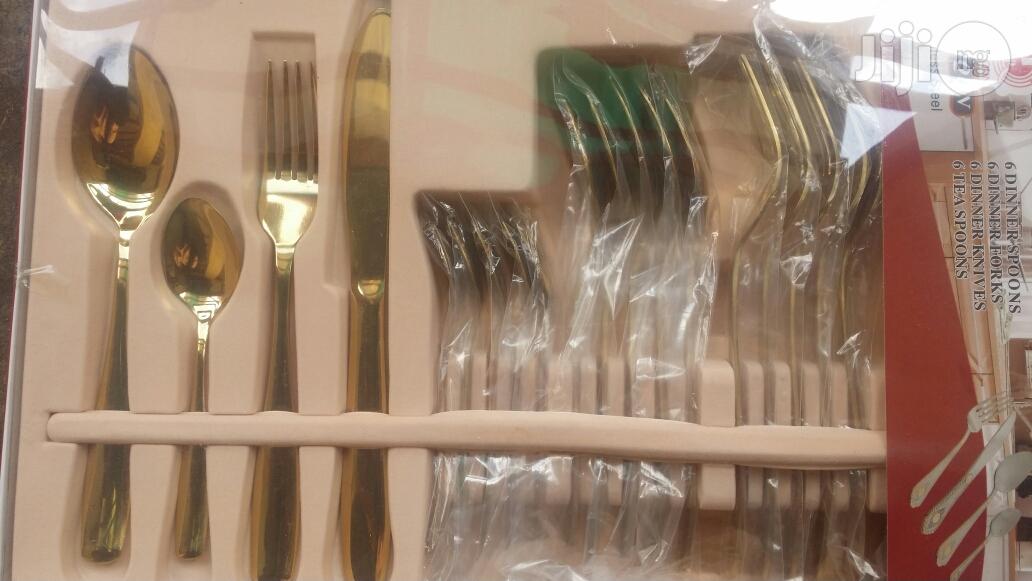 Durable Gold Cultlery Set 24pcs