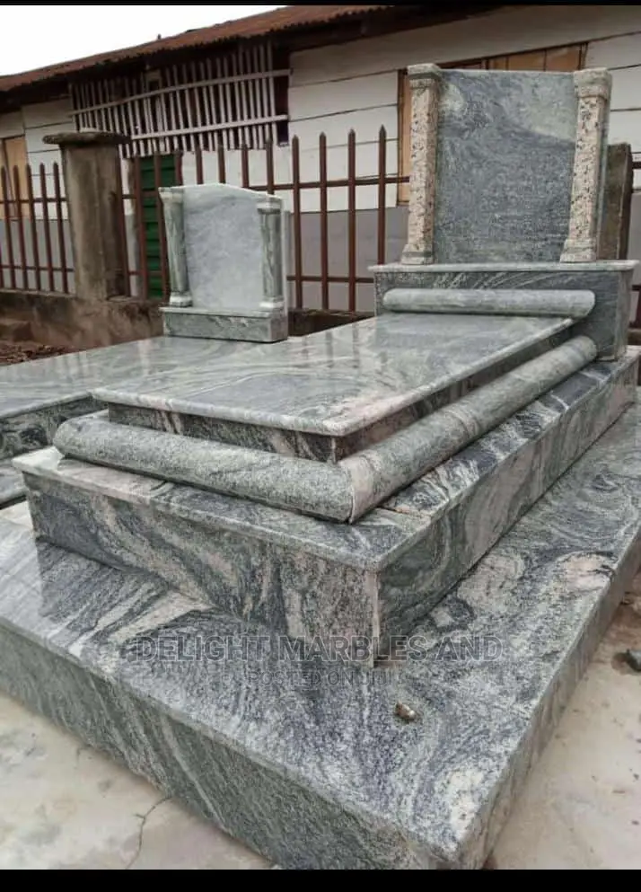 ENGRAVING With Granites