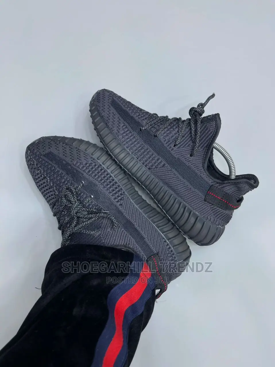 Yeezy 350 V2 'Reflective Lace '. Available in Size 40-47