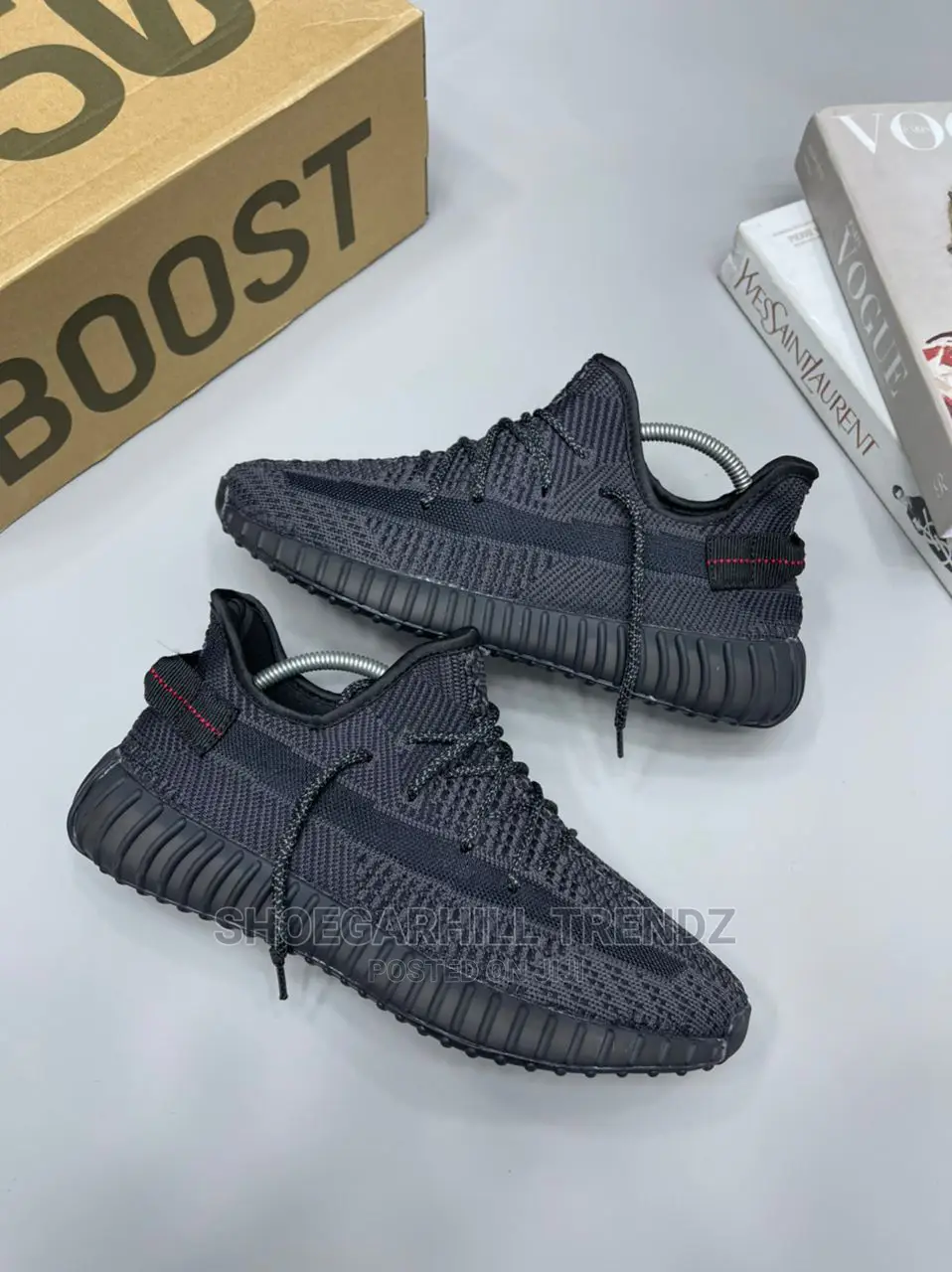 Yeezy 350 V2 'Reflective Lace '. Available in Size 40-47