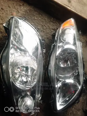 Head Light Corolla 2010/2011