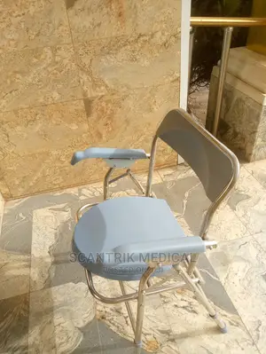 Strong and Durable Toilet Commode Chair