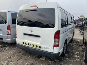 Toyota Grand HiAce 2015 White