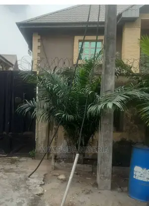 4bdrm Duplex in Raji Rasaki Estate, Amuwo-Odofin for sale