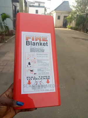 Fire Blanket Emergency Use