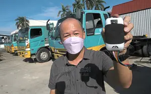 Vehicle Real Time Tracker With Mobile App