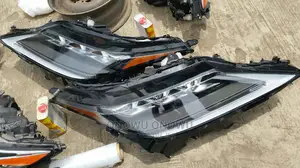 Lexus Rx 350 Set of Headlamps 2021