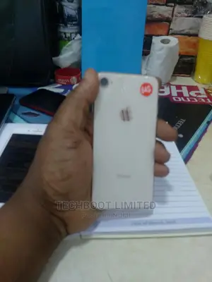 Apple iPhone 8 64 GB Gold