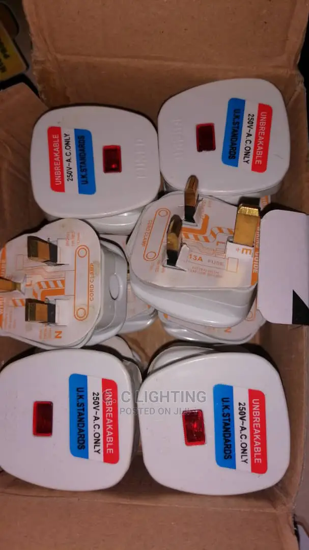 13A Plugs White With Indicator