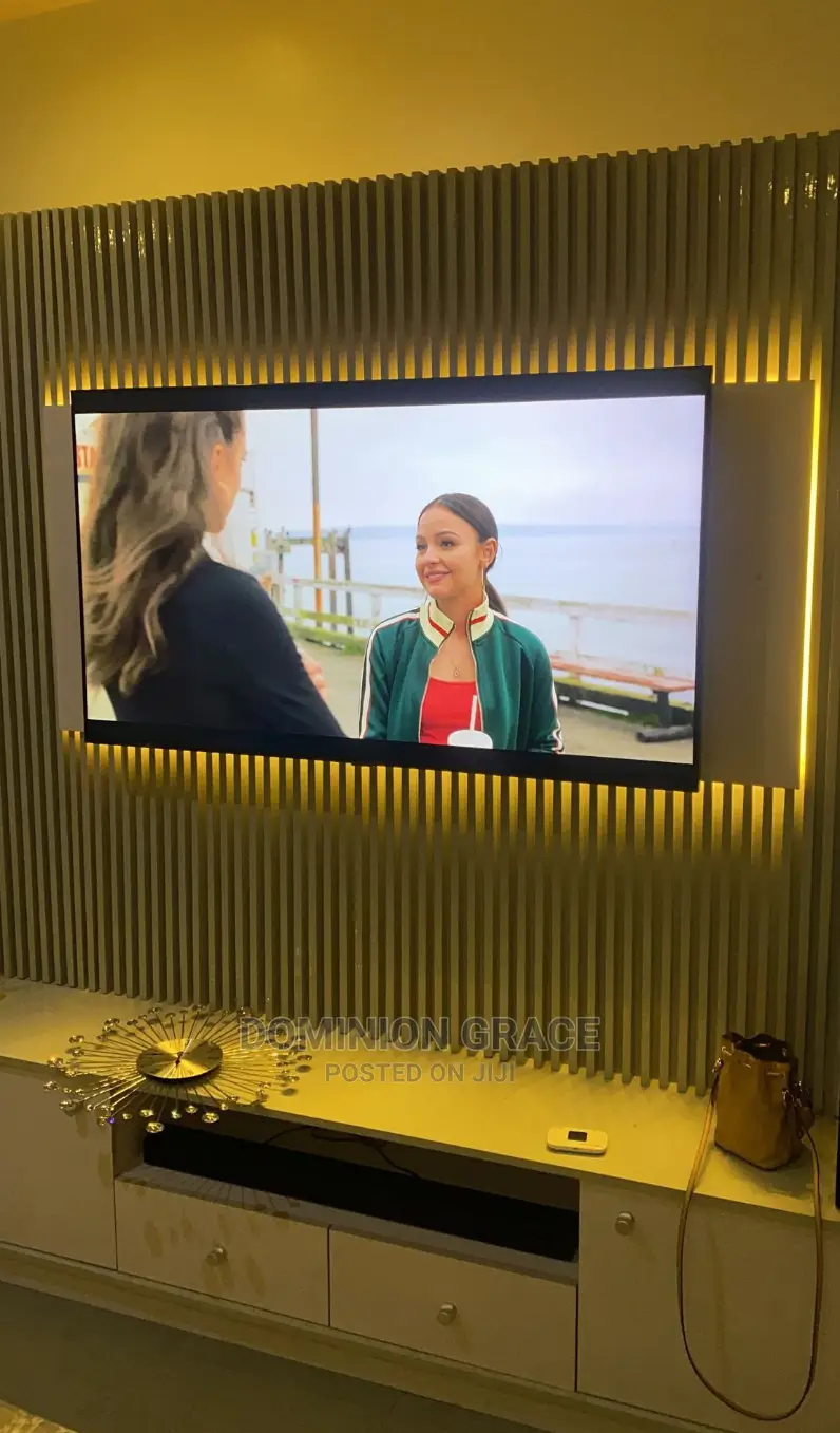 Quality Tv Console With LED LIGHTS