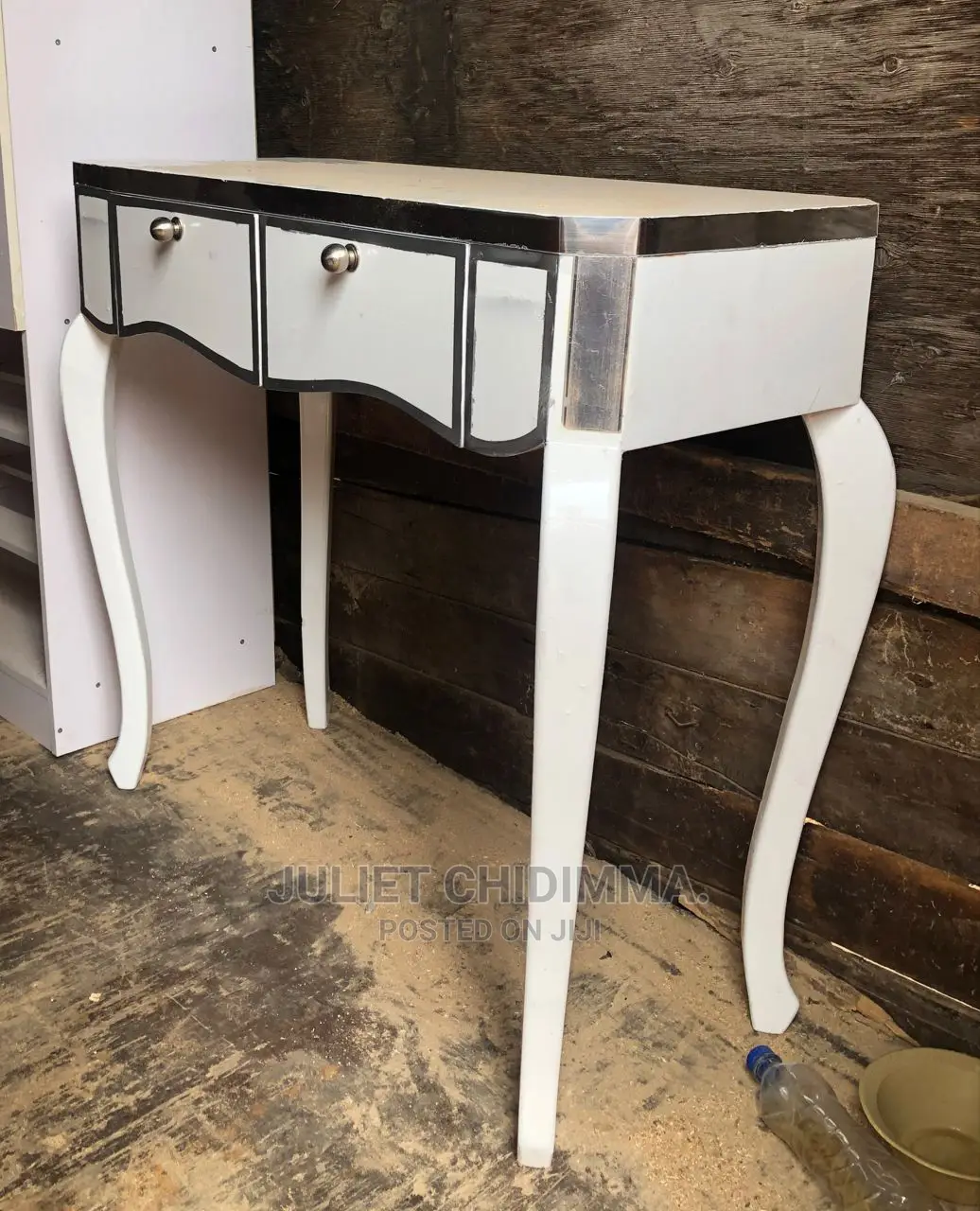 A Quality Table Console