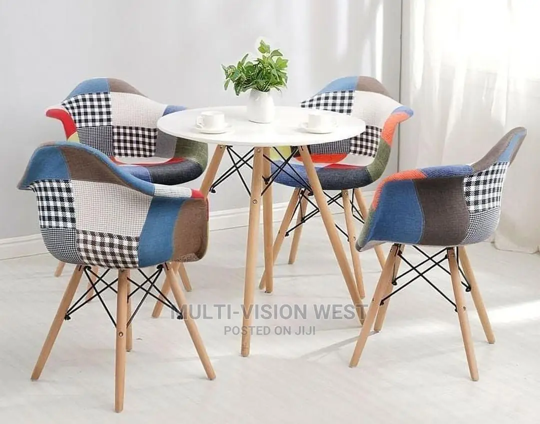 4-Seaters Round Dinning Set