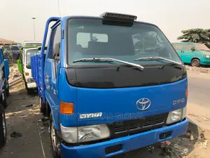 Toyoya Dyna Truck Blue