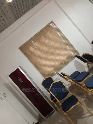 Adjustable 25mm Vernetian Window Blinds.