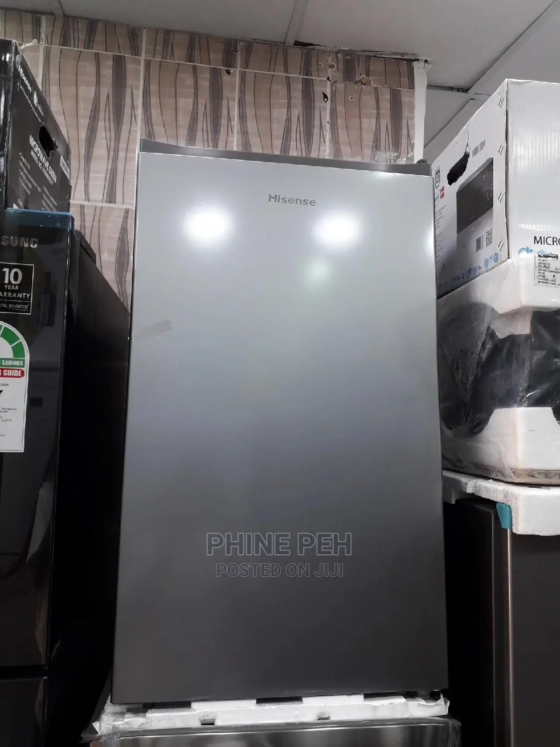 Hisense Tabletop Refrigerator
